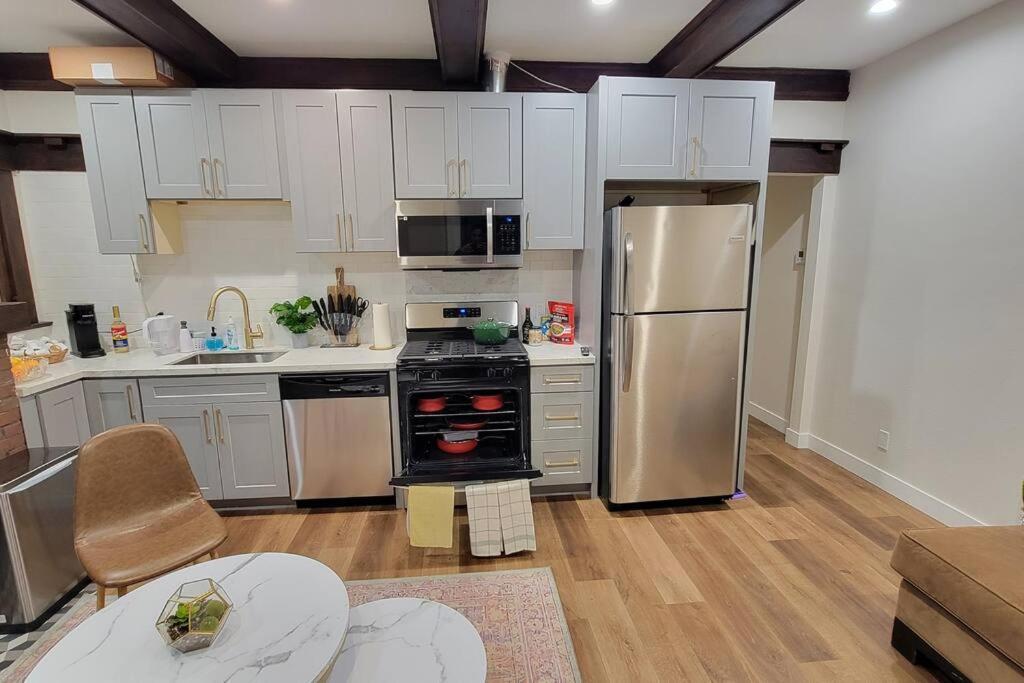 Apartment Elegant Luxury 2br Near Dtla *