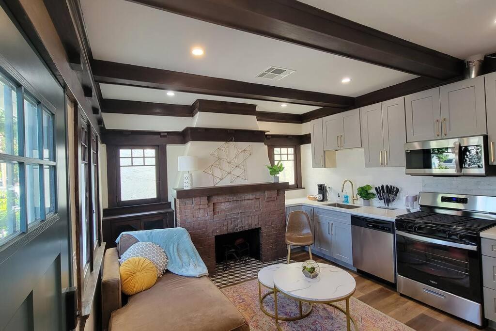 Elegant Luxury 2br Near Dtla Apartment Los Angeles